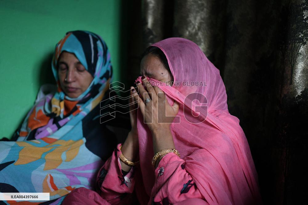 People Flee and Mourn After Border Strikes - Kashmir