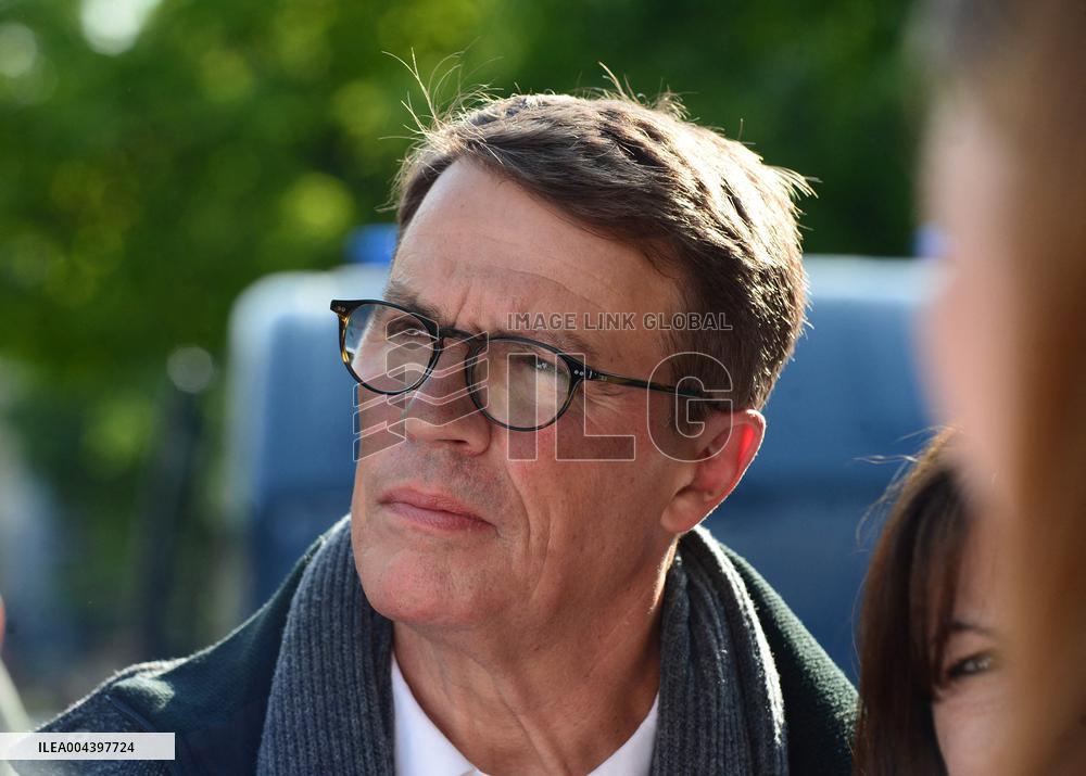 Rally In Support Cecile Kohler And Jacques Paris - Paris