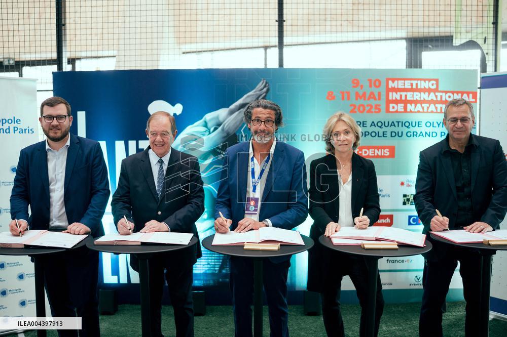 Valerie Pecresse at the Olympic Aquatic Center - Paris AJ