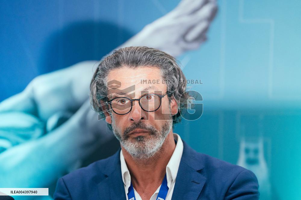 Valerie Pecresse at the Olympic Aquatic Center - Paris AJ