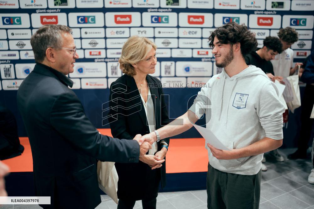 Valerie Pecresse at the Olympic Aquatic Center - Paris AJ