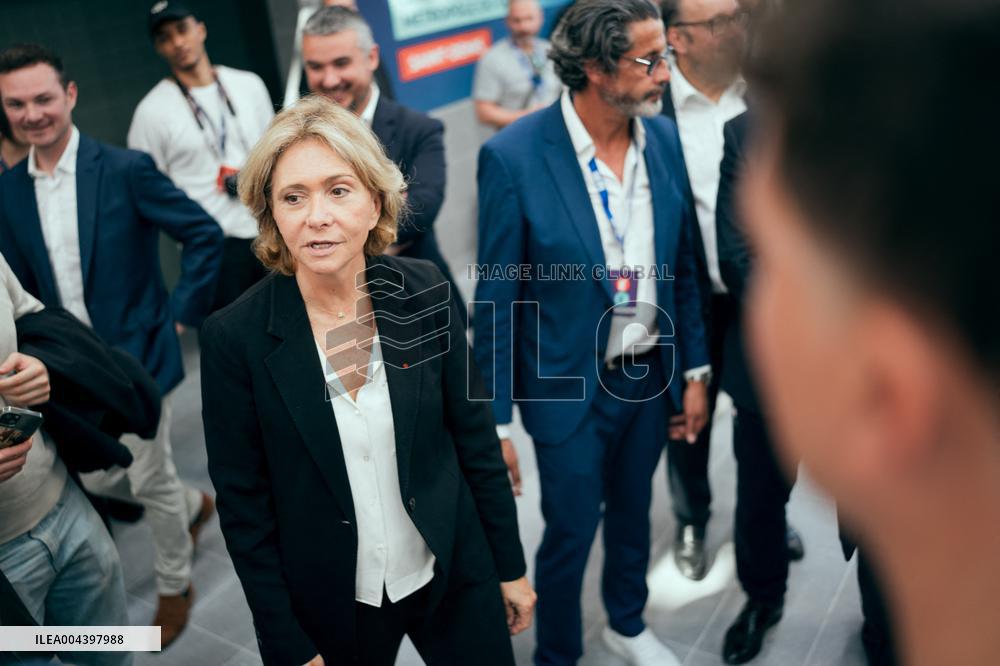 Valerie Pecresse at the Olympic Aquatic Center - Paris AJ
