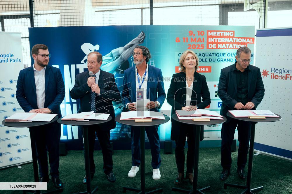 Valerie Pecresse at the Olympic Aquatic Center - Paris AJ