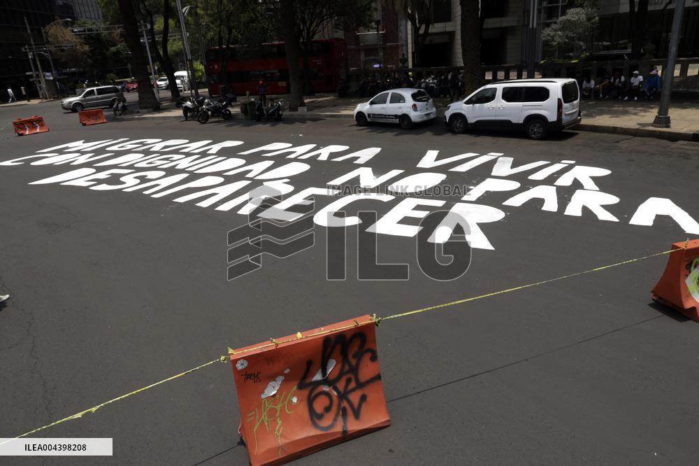 Vigil in Mexico City Honors Mothers of the Missing - Mexico