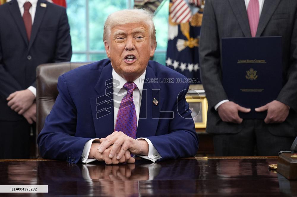 Donald Trump signs executive orders - Washington