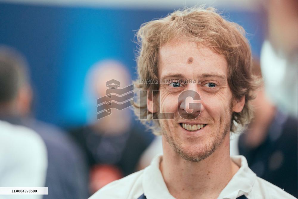 Valerie Pecresse at the Olympic Aquatic Center - Paris AJ