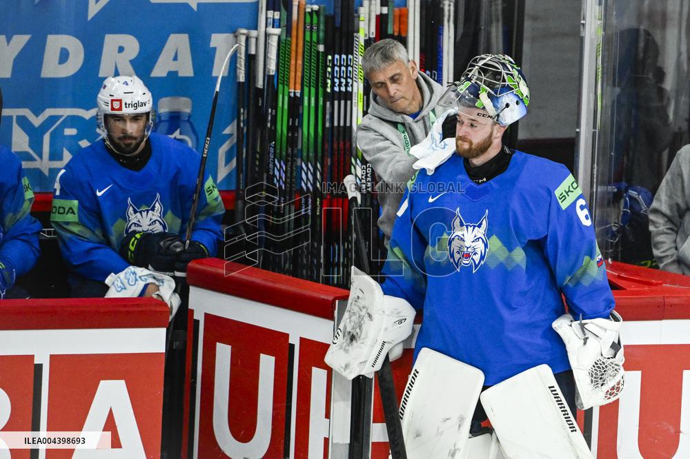 ICE HOCKEY WC SLOVENIA-CANADA
