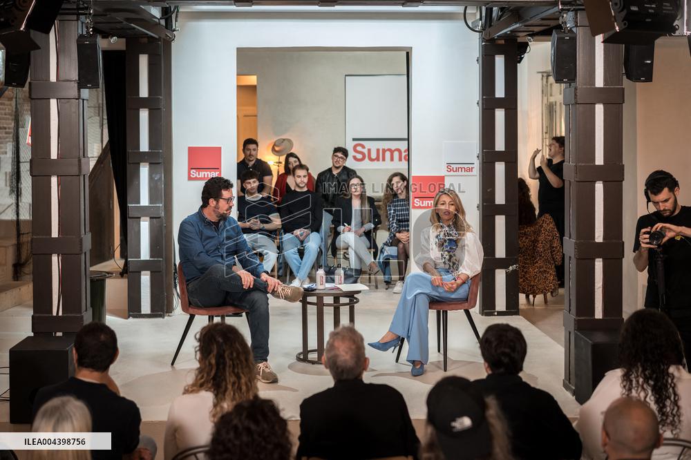 Yolanda Díaz Engages Citizens on Workday Reduction - Madrid