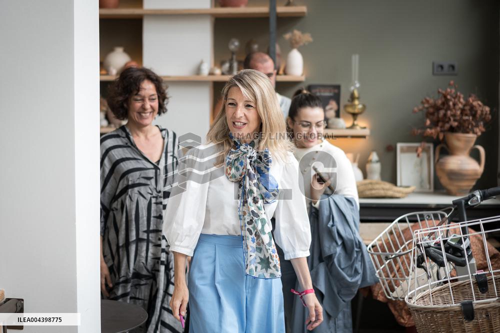 Yolanda Díaz Engages Citizens on Workday Reduction - Madrid