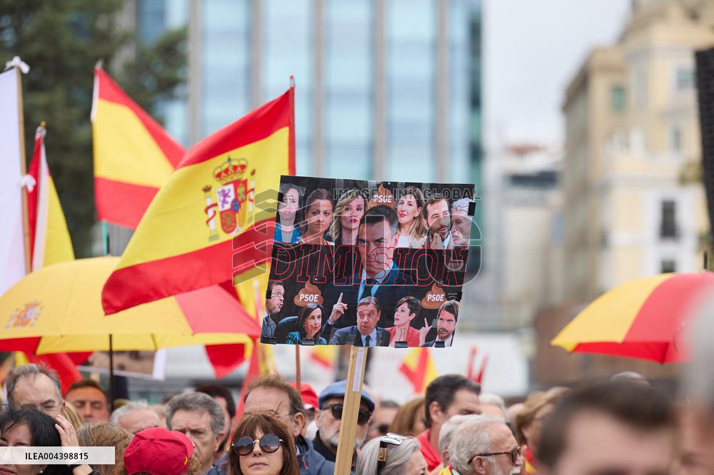Demonstration to Demand the Resignation of Pedro Sanchez - Madrid