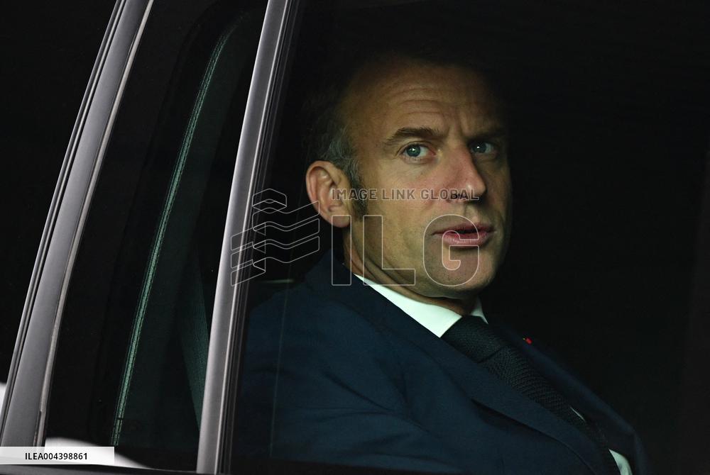 Le président français Emmanuel Macron, le Premier ministre britannique Keir Starmer et le chancelier allemand Friedrich Merz arr