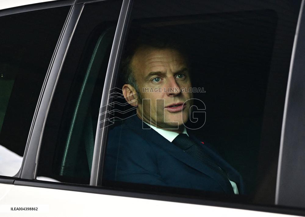 Le président français Emmanuel Macron, le Premier ministre britannique Keir Starmer et le chancelier allemand Friedrich Merz arr