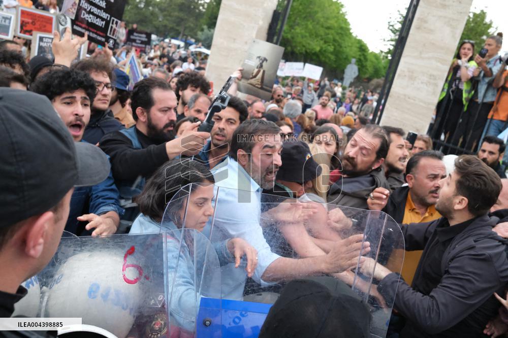 Protest Against The Stray Animal Regulation Bill - Ankara