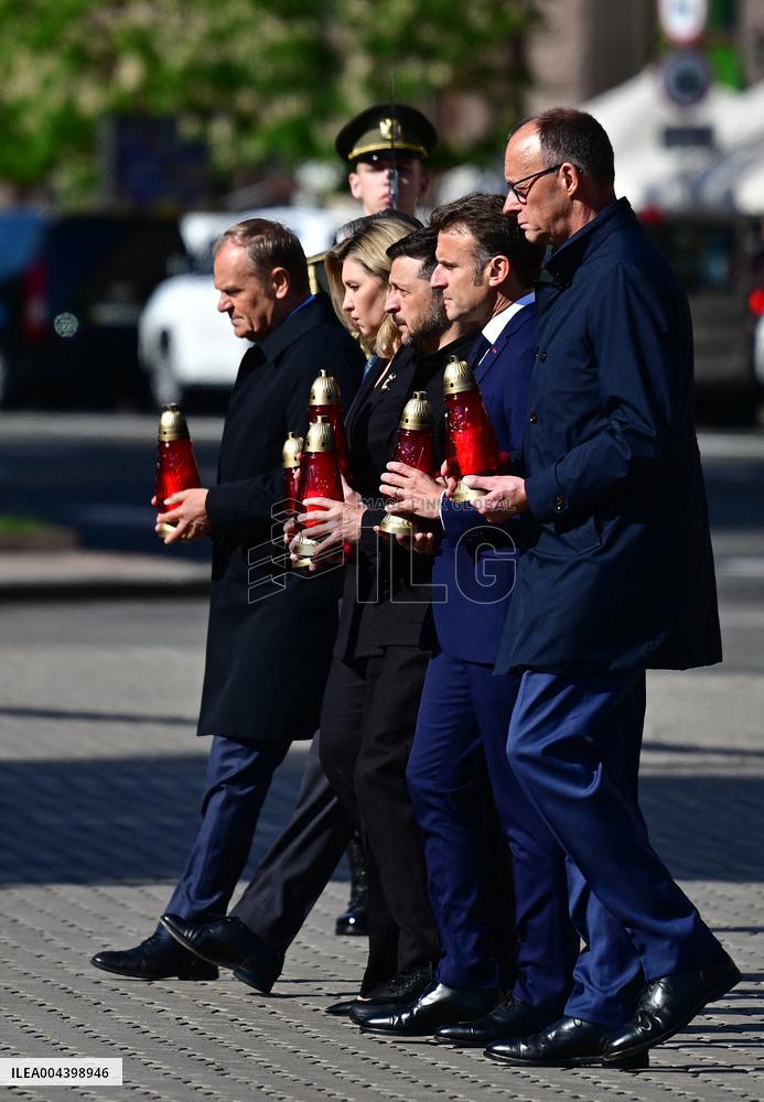 Commémoration des victimes de la guerre sur la place Maïdan à Kiev