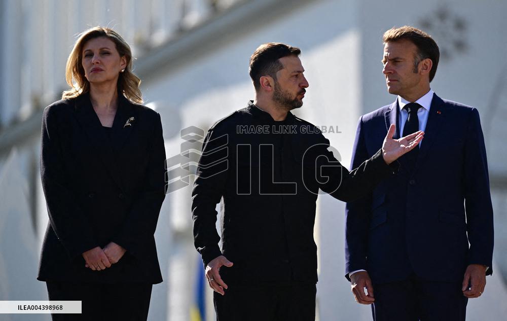 Commémoration des victimes de la guerre sur la place Maïdan à Kiev