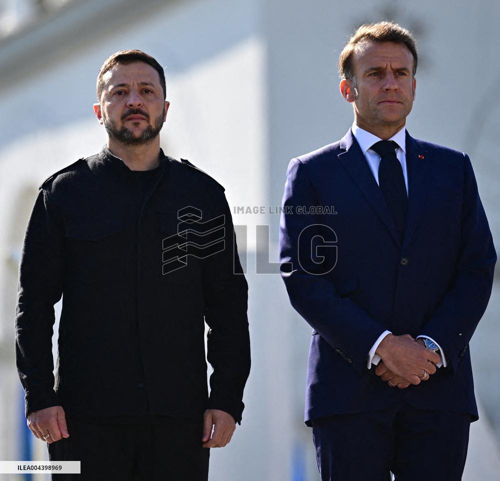 Commémoration des victimes de la guerre sur la place Maïdan à Kiev