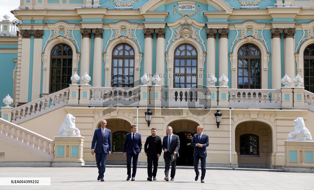 Merz Macron Starmer and Tusk in Kiev for Ukraine Ceasefire Talk