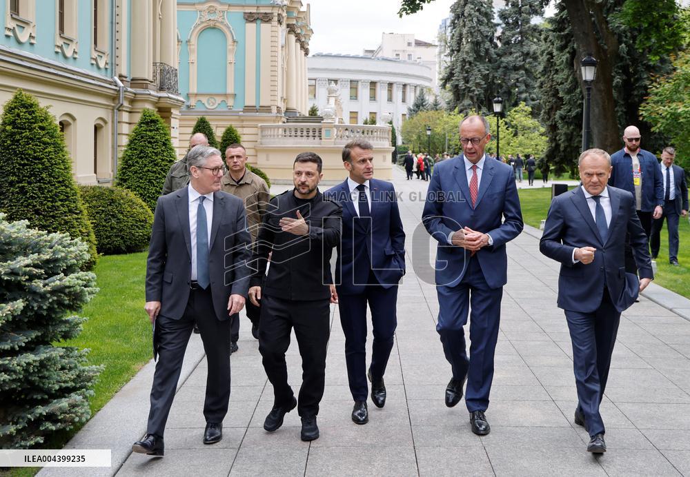 Merz Macron Starmer and Tusk in Kiev for Ukraine Ceasefire Talk