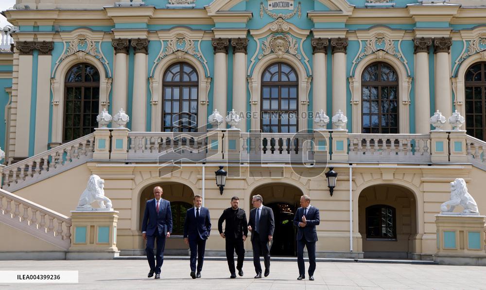 Merz Macron Starmer and Tusk in Kiev for Ukraine Ceasefire Talk