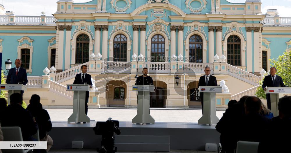 Merz Macron Starmer and Tusk in Kiev for Ukraine Ceasefire Talk