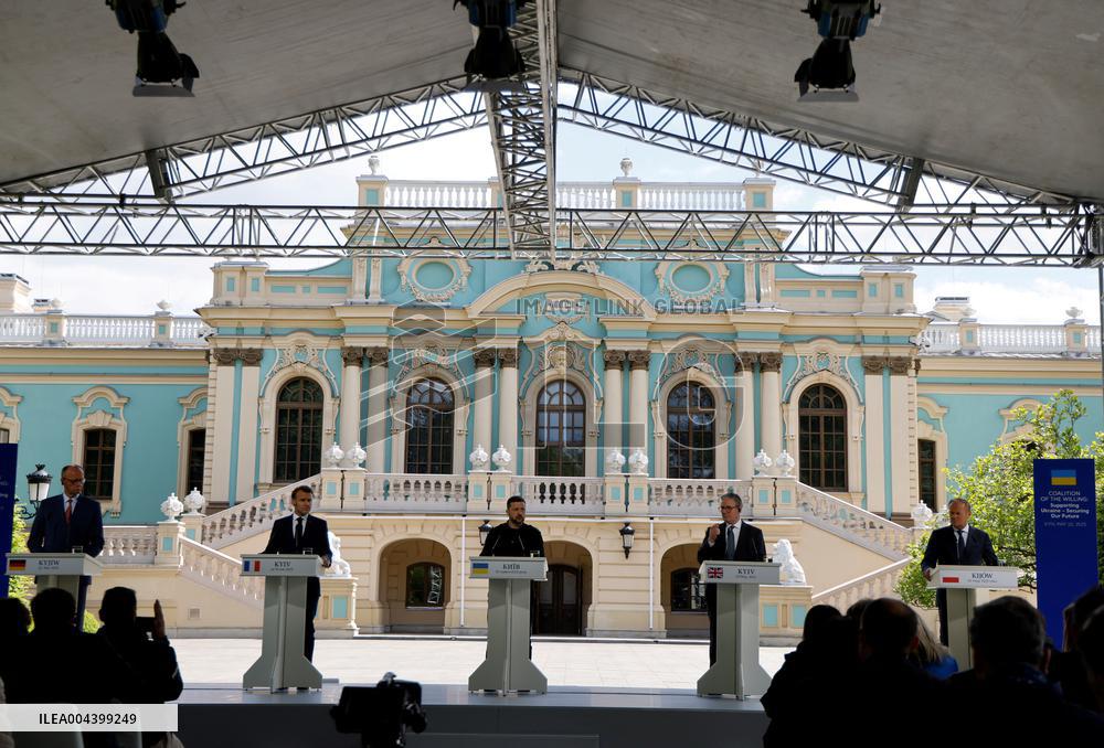 Merz Macron Starmer and Tusk in Kiev for Ukraine Ceasefire Talk