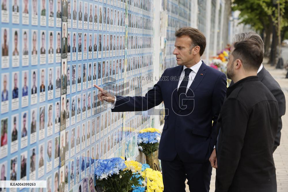 Merz Macron Starmer and Tusk in Kiev for Ukraine Ceasefire Talk