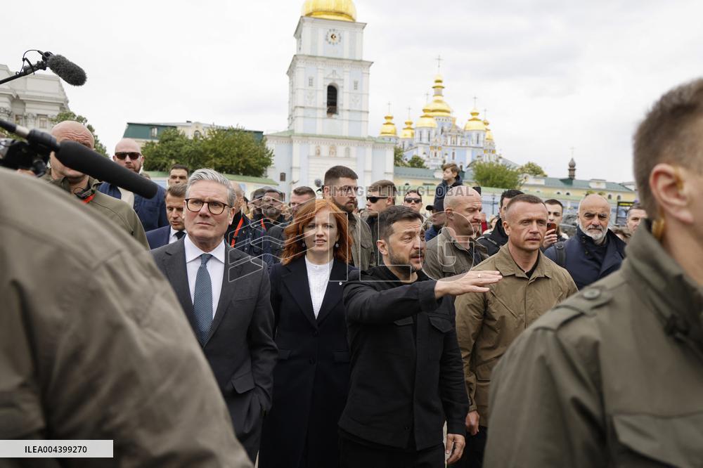 Merz Macron Starmer and Tusk in Kiev for Ukraine Ceasefire Talk