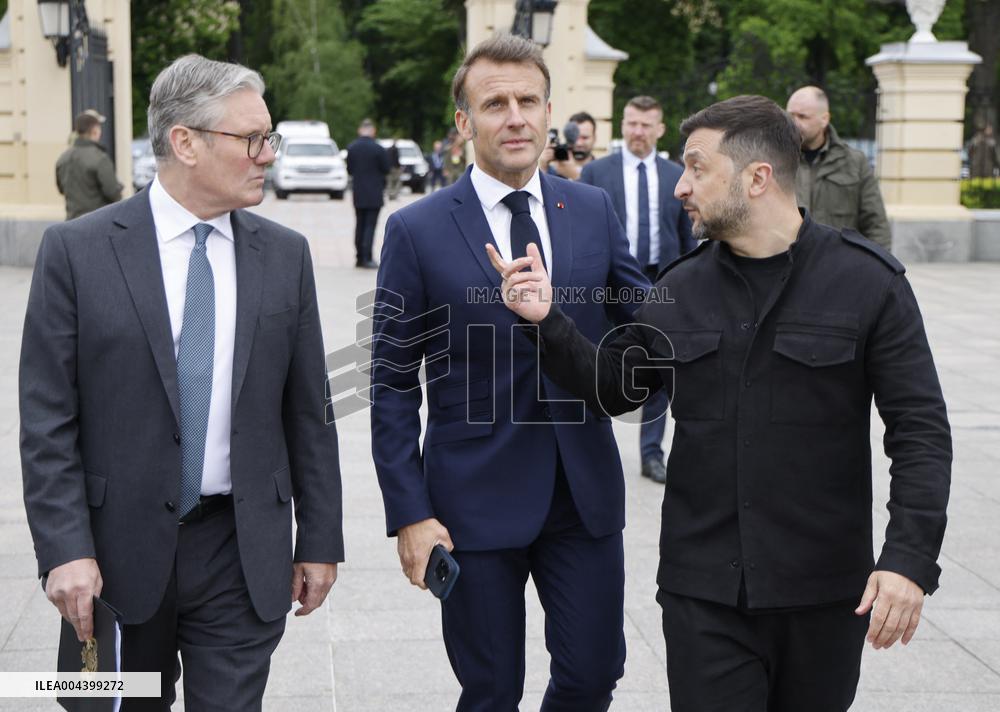 Merz Macron Starmer and Tusk in Kiev for Ukraine Ceasefire Talk