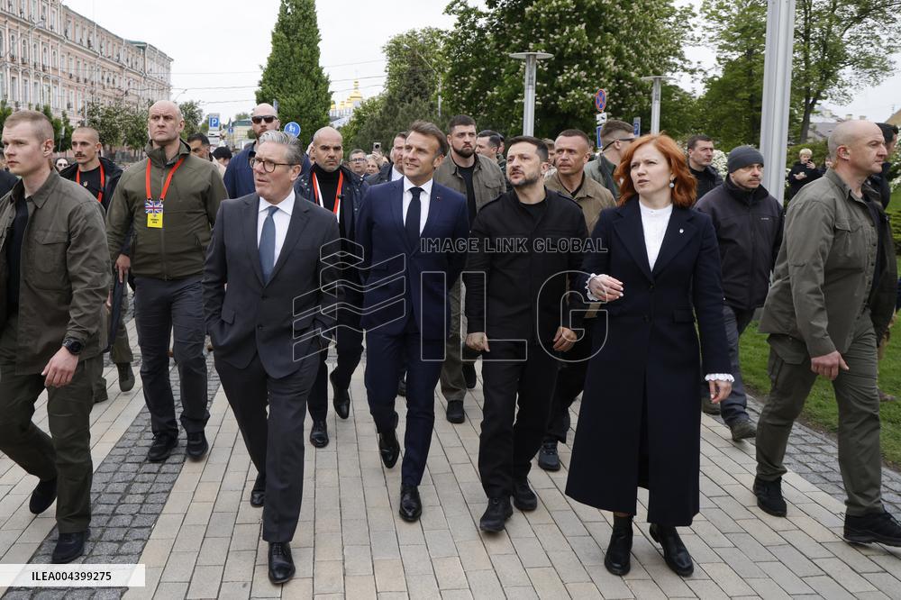 Merz Macron Starmer and Tusk in Kiev for Ukraine Ceasefire Talk