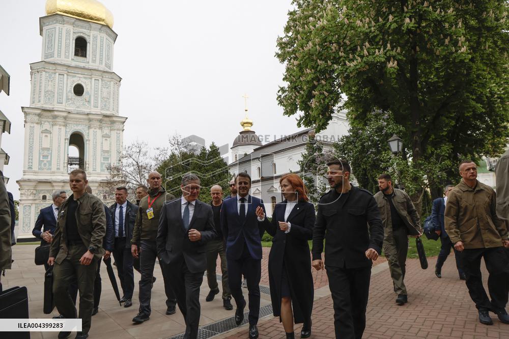 Merz Macron Starmer and Tusk in Kiev for Ukraine Ceasefire Talk