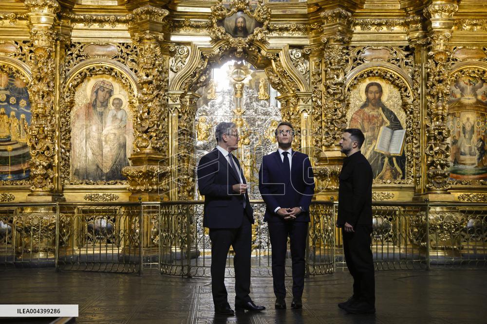 Merz Macron Starmer and Tusk in Kiev for Ukraine Ceasefire Talk