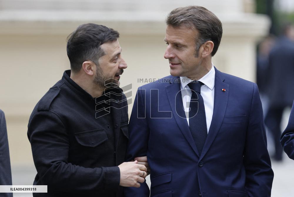 Merz Macron Starmer and Tusk in Kiev for Ukraine Ceasefire Talk
