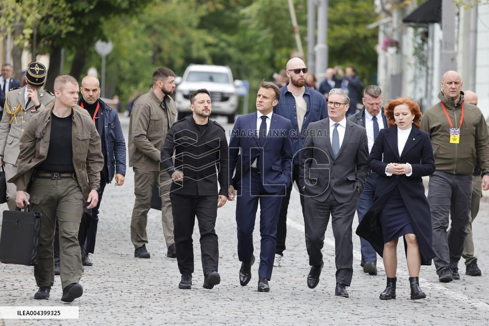 Merz Macron Starmer and Tusk in Kiev for Ukraine Ceasefire Talk