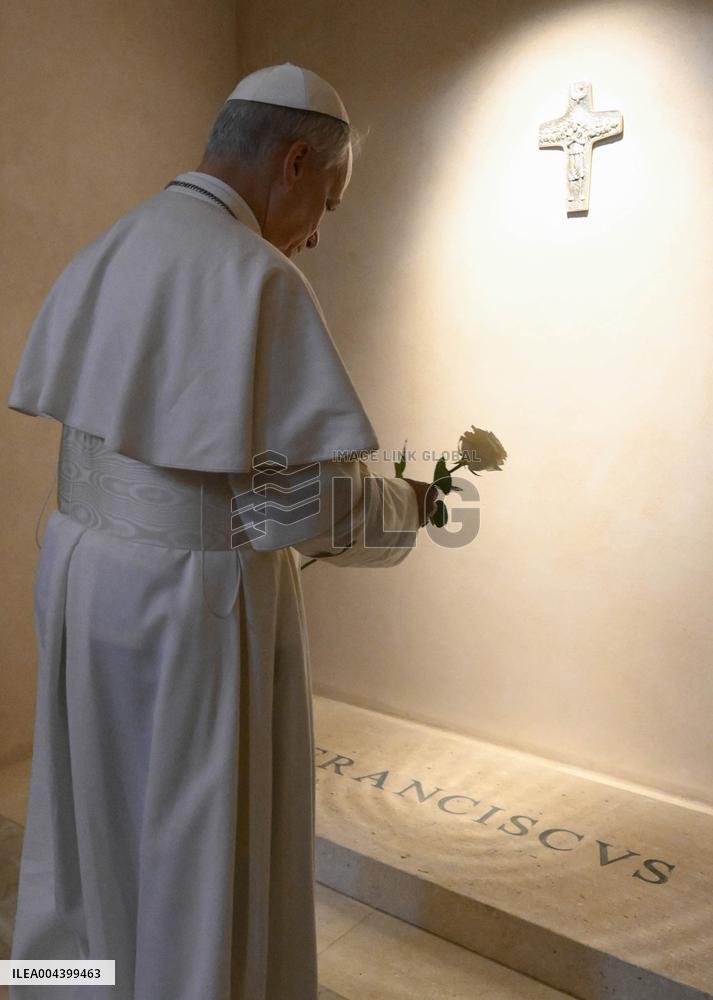 Pope Leo XIV Prays Before The Tomb of Pope Francis - Rome