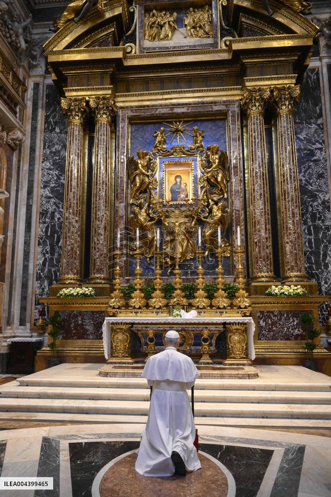 Pope Leo XIV Prays Before The Tomb of Pope Francis - Rome