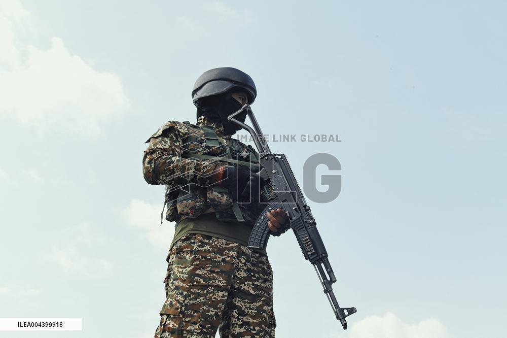 Srinagar Blasts Trigger Civilian Exodus - India