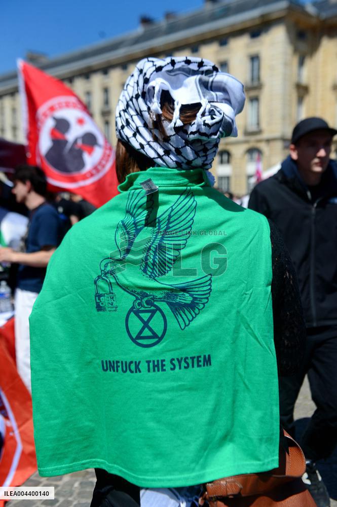 Anti-Fascist Village Opposes Far Right Demonstration - Paris