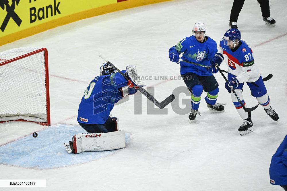 ICE HOCKEY WC SLOVAKIA-SLOVENIA