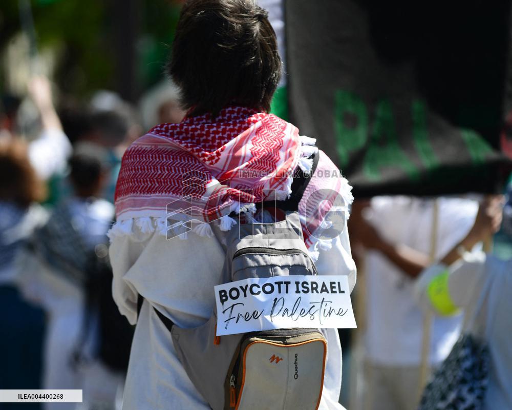 Demonstration for Gaza in Paris