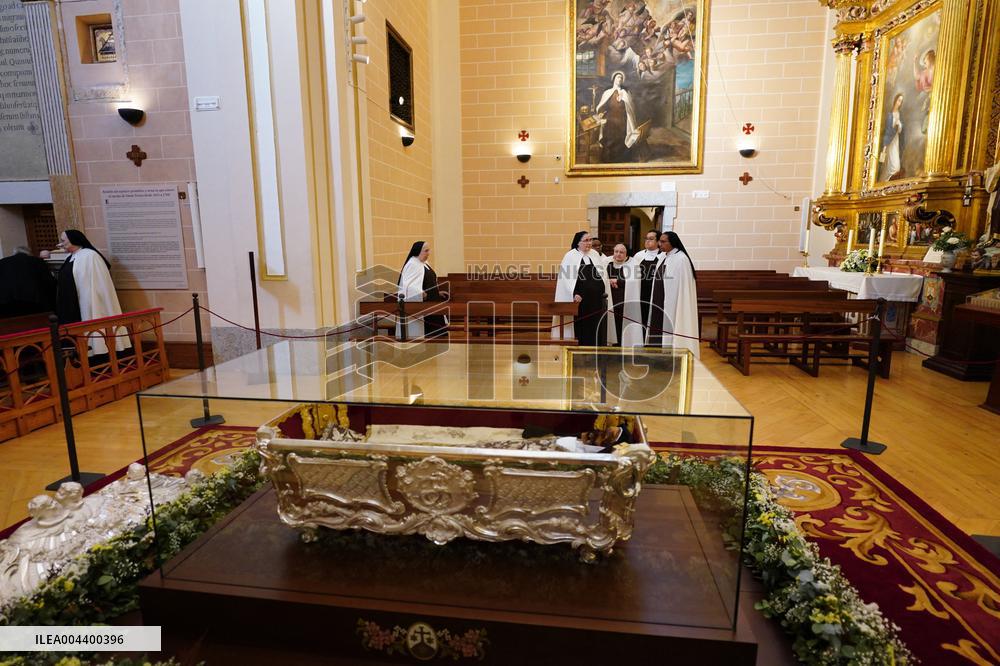 Public Veneration of Saint Teresa in Alba de Tormes - Spain