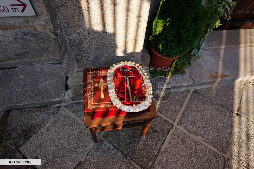 Public Veneration of Saint Teresa in Alba de Tormes - Spain