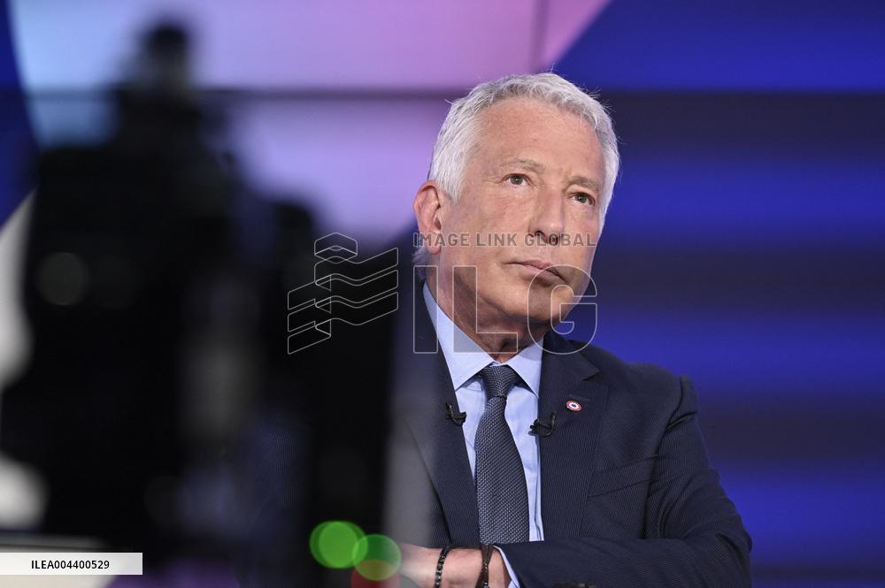 Philippe Ballard On Dimanche En Politique - Paris