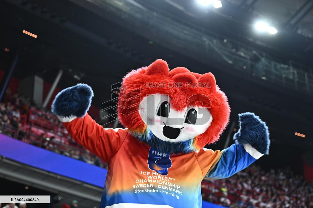 ICE HOCKEY WC LATVIA-CANADA