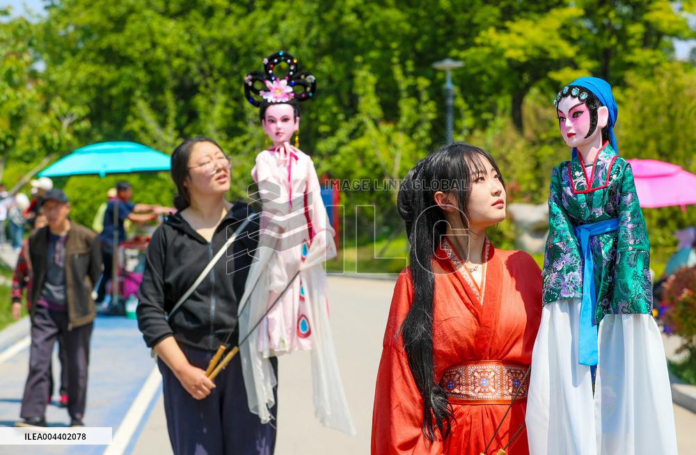 Millennium Puppet Art