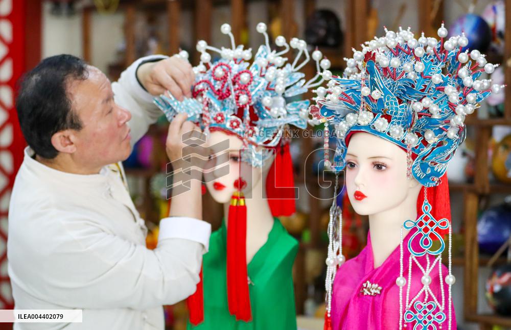 Millennium Puppet Art