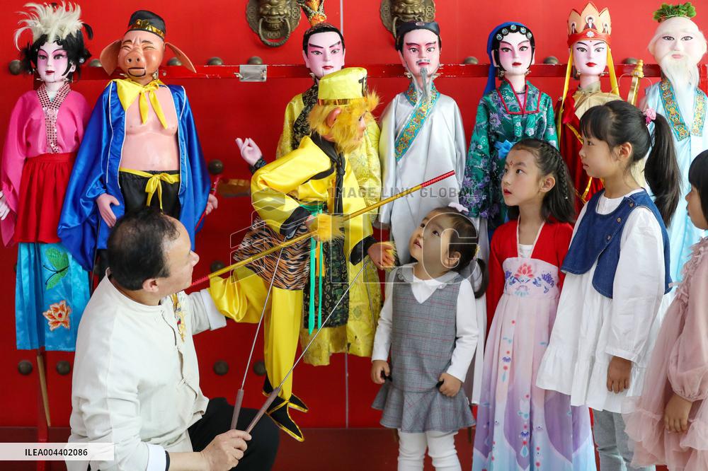 Millennium Puppet Art