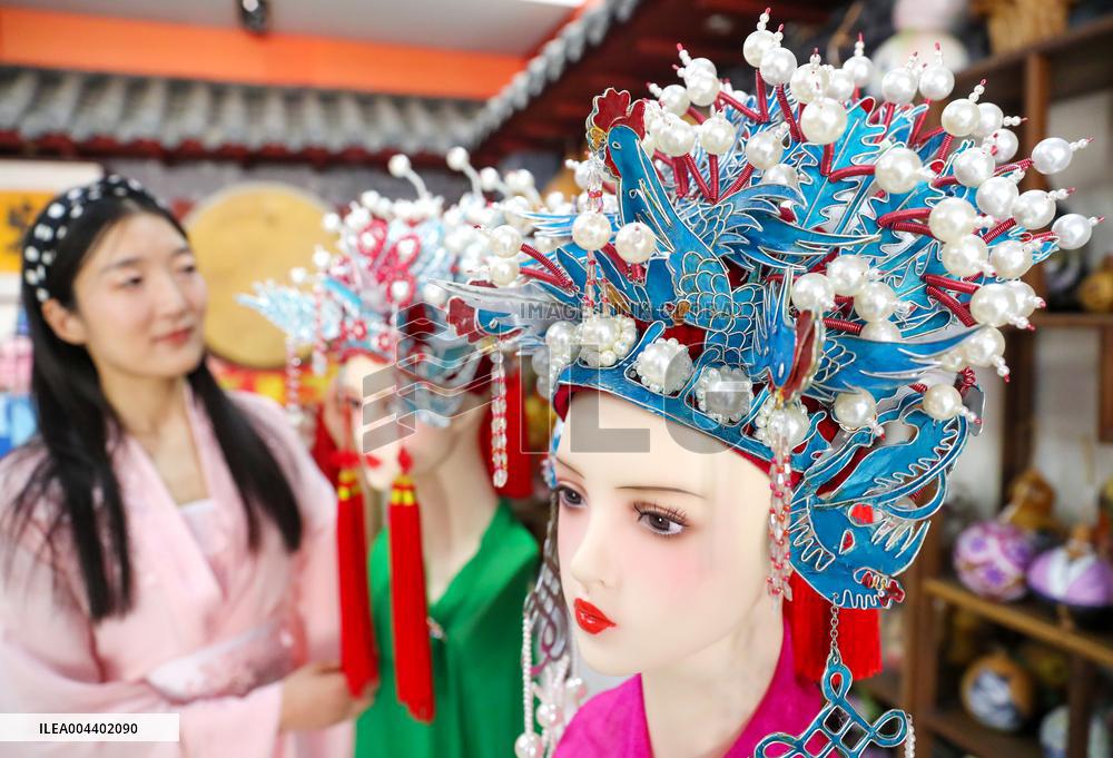 Millennium Puppet Art