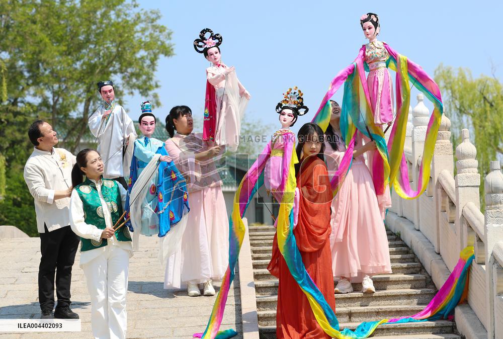 Millennium Puppet Art