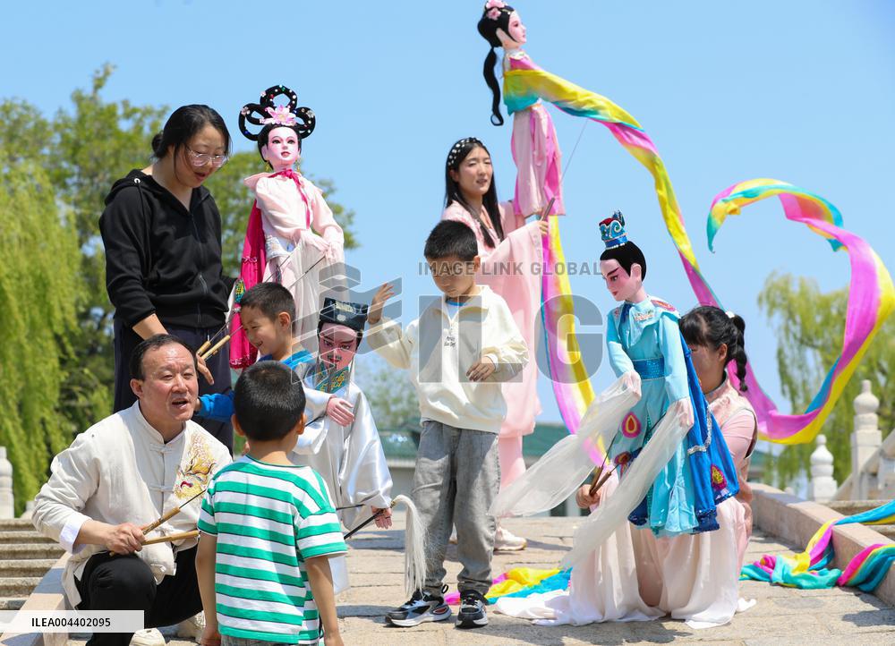 Millennium Puppet Art