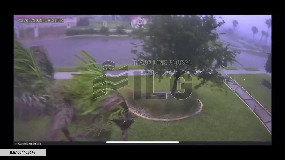 US: Storms With Furious Winds Lash South Texas, Power Outage Reported